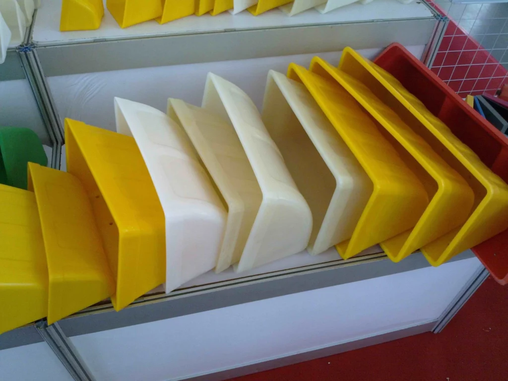cangilones plásticos elevadores en diferentes colores