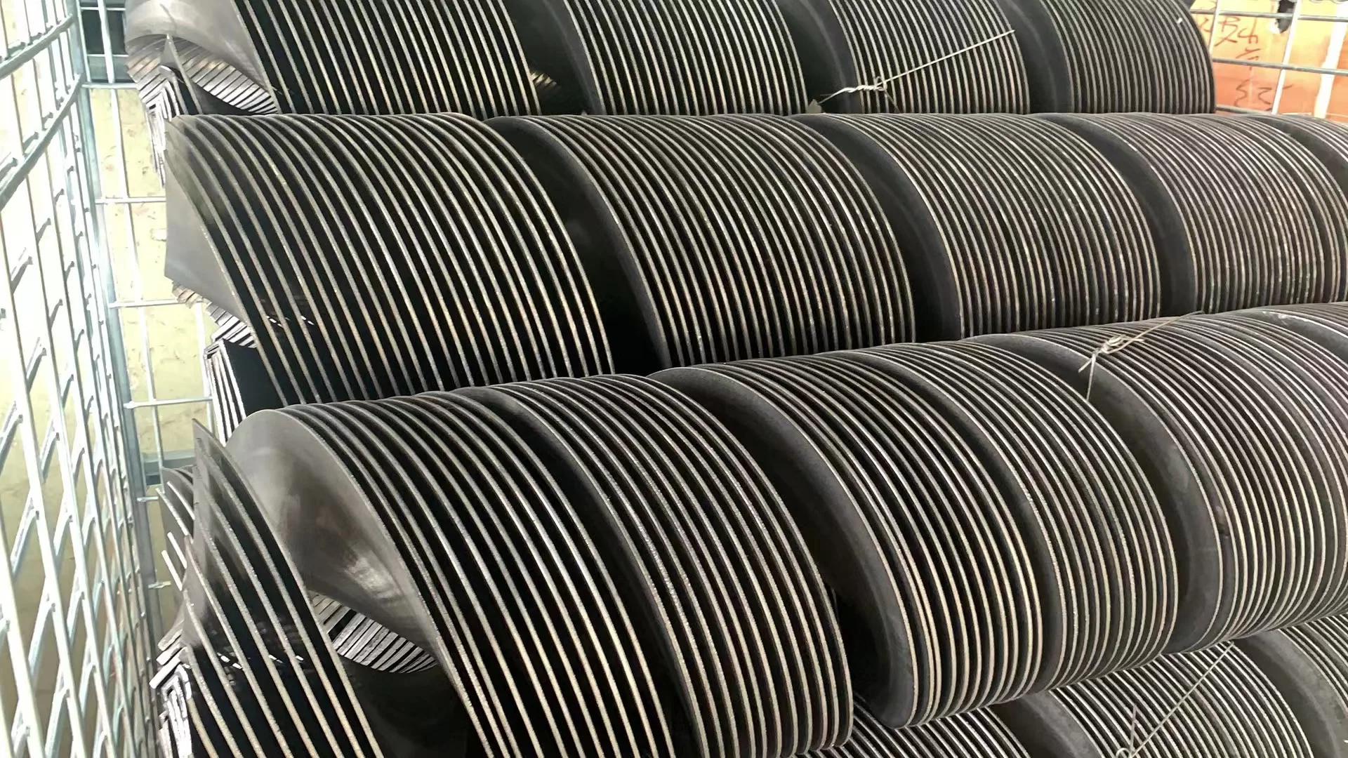 Vuelo helicoidal continuo Q235 apilado para exportación industrial