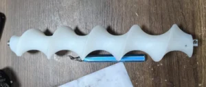 tornillo sinfín blanco de PA6 para transporte y alimentación de botellas