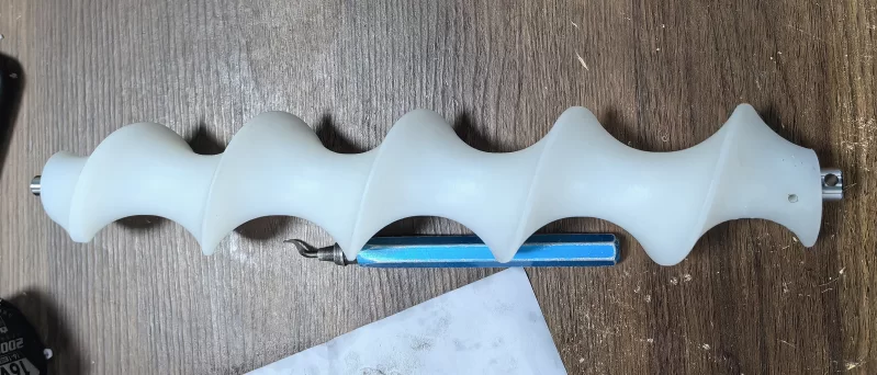 tornillo sinfín blanco de PA6 para transporte y alimentación de botellas