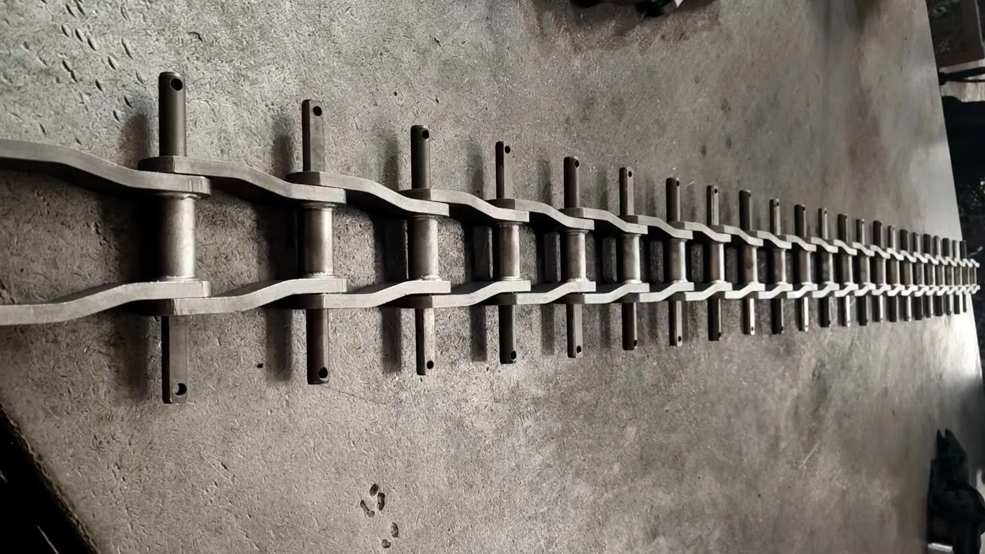 Cadena soldada de alta temperatura para planta de caldera en Honduras