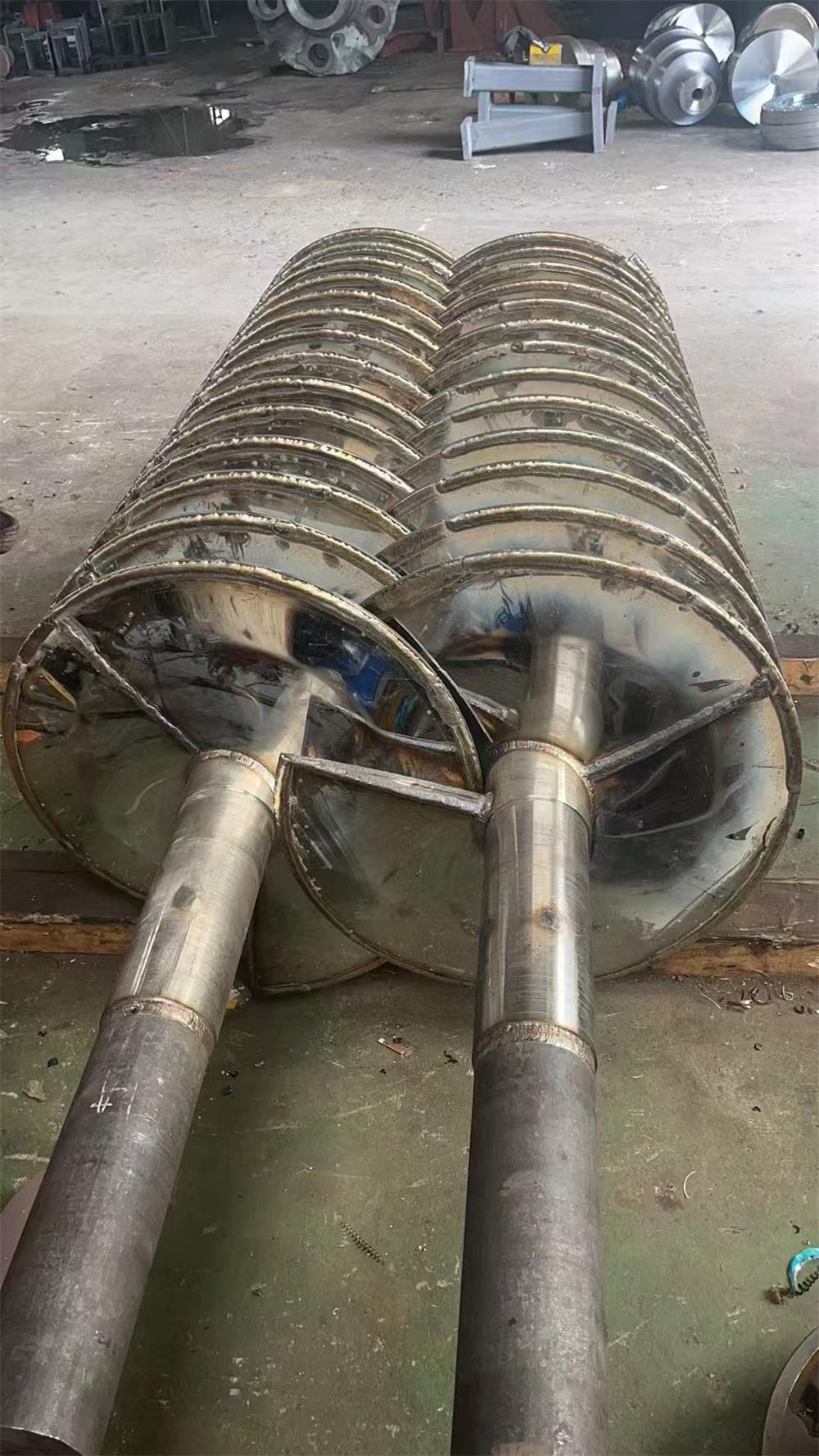 reinforced screw conveyor shaft with support plate.jpg.jpg