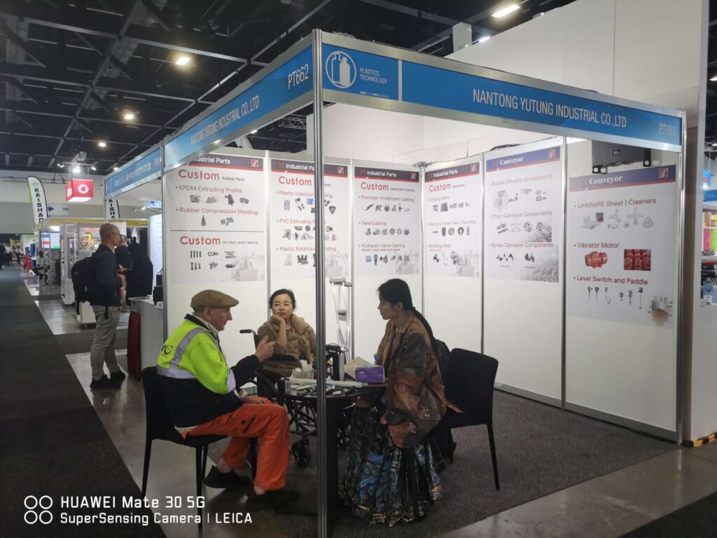 demostración de componentes industriales en la exposición amw sydney
