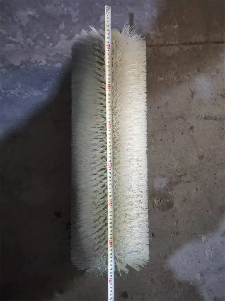 Cepillo rotativo industrial con medición de longitud