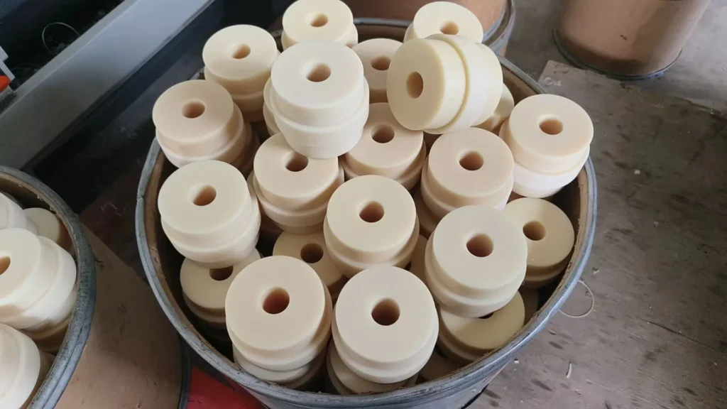 Rodillos de nylon fundido personalizados para cadenas transportadoras industriales