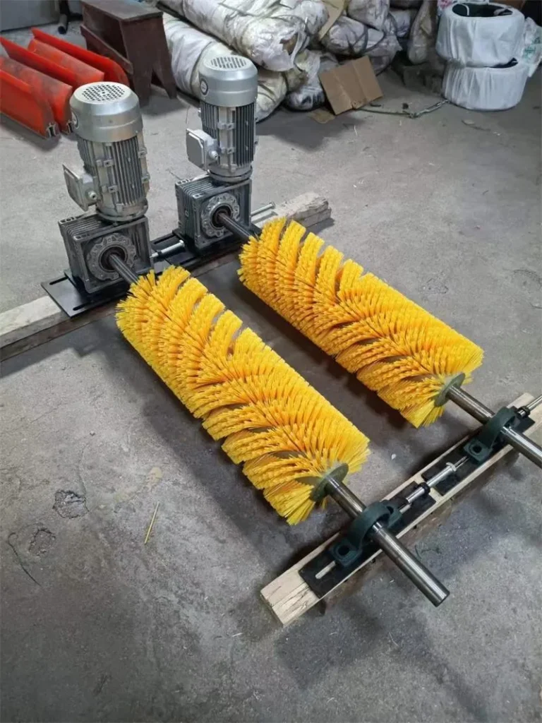 Limpiador de cepillo motorizado para cinta transportadora