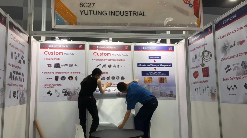 Vista frontal del stand de YT Conveyor en la feria Manufacturing Expo 2023