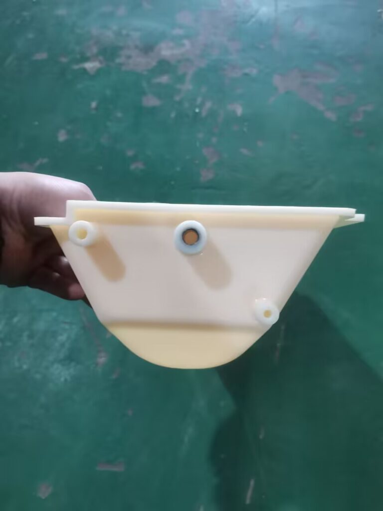 Disposición de montaje lateral del cangilón DL3319 para elevador tipo Z