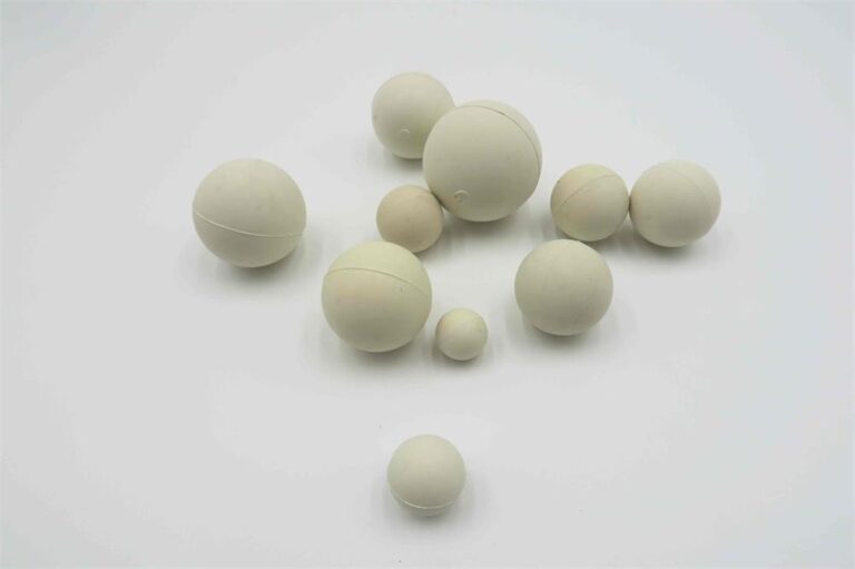 pelotas de caucho natural