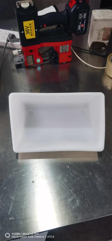 Cangilón tipo D10x6 de fondo profundo fabricado en HDPE