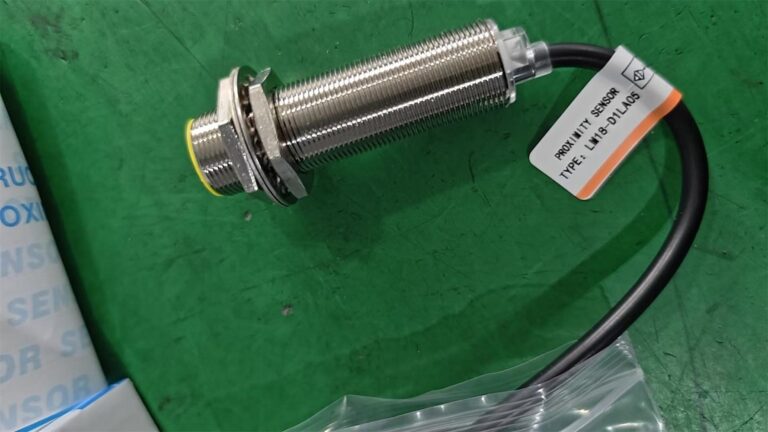 Sensor de proximidad LM18-D1LA05 de 24 VDC para detección industrial